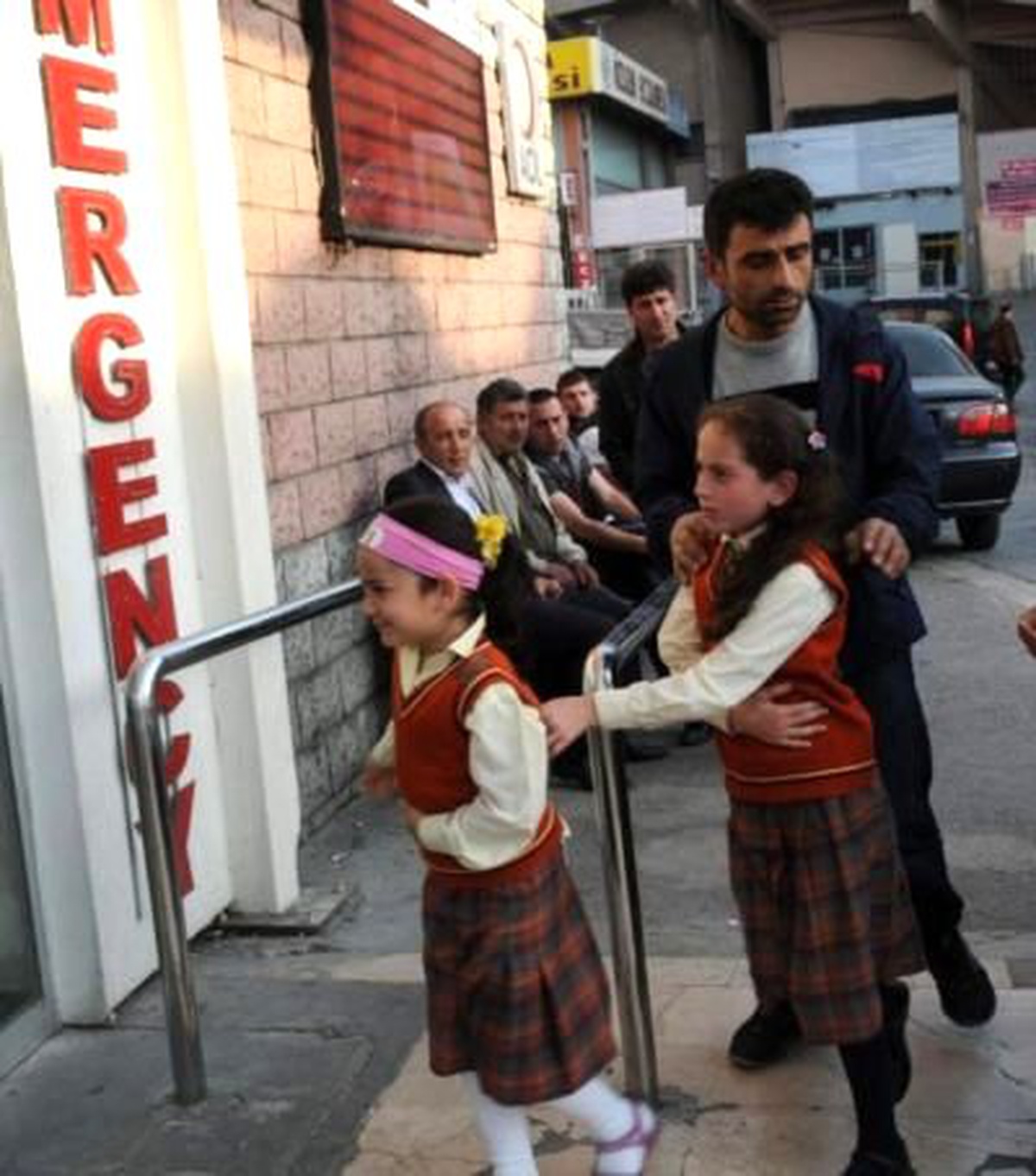 Diyarbakır\'da Öğrencilerin Sütten Zehirlenmesi