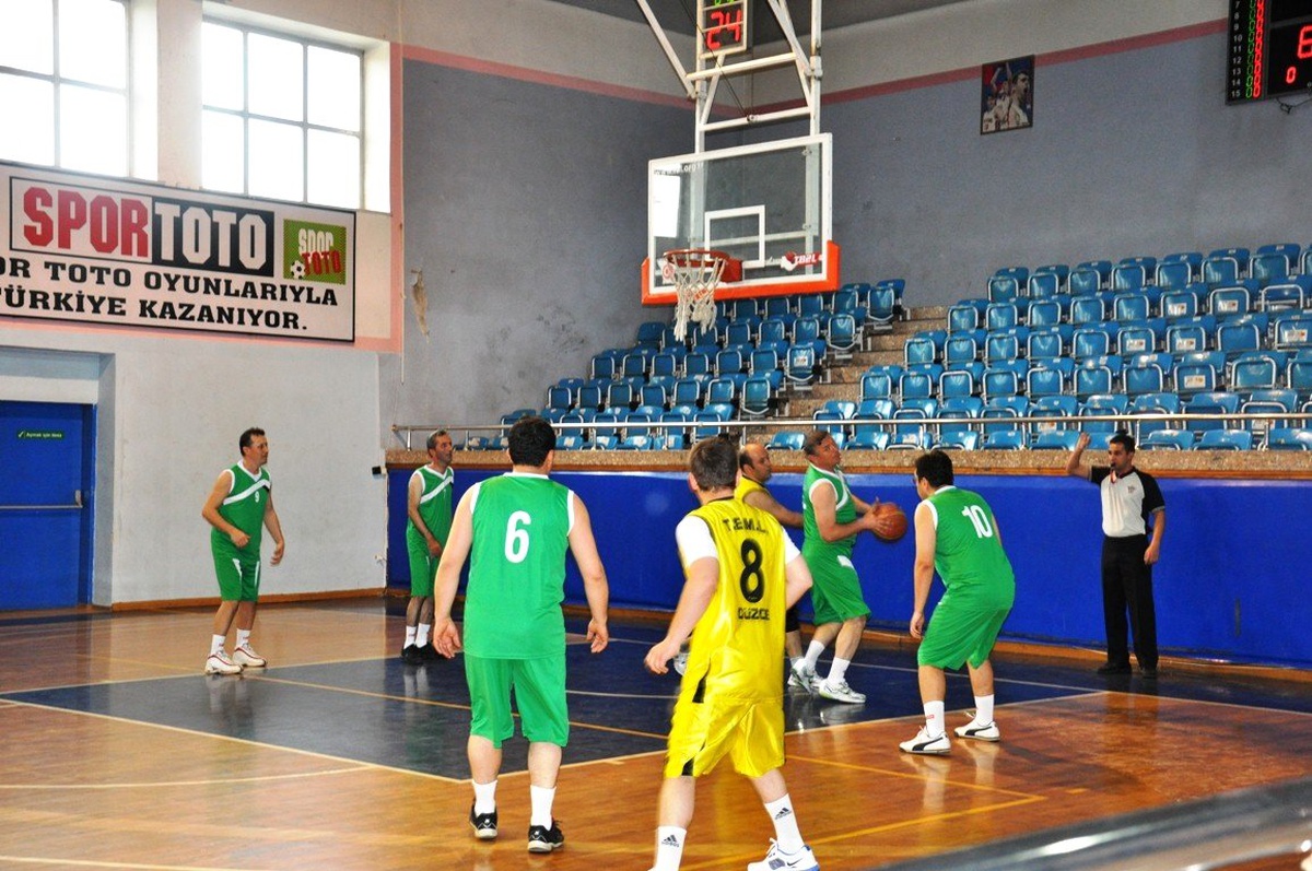 Düzce\'de Kurumlar Arası Basketbol Heyecanla Başladı