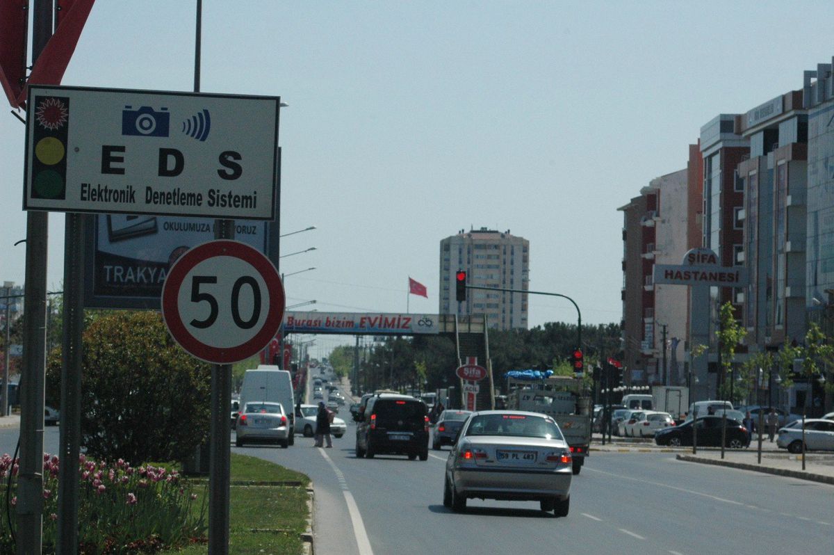 Eds Çorlulu Sürücülerin Hızını Kesti