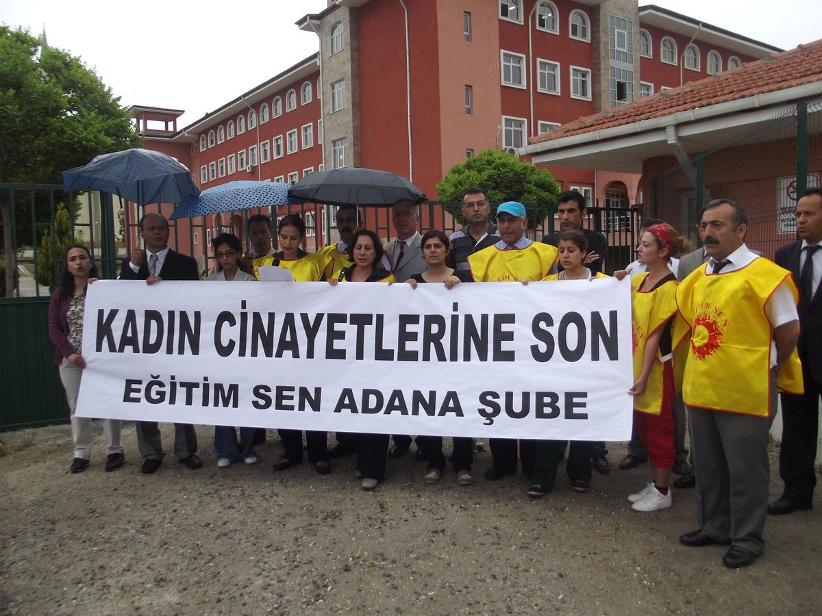Eğitim-Sen\'den Kadın Cinayetlerine Protesto