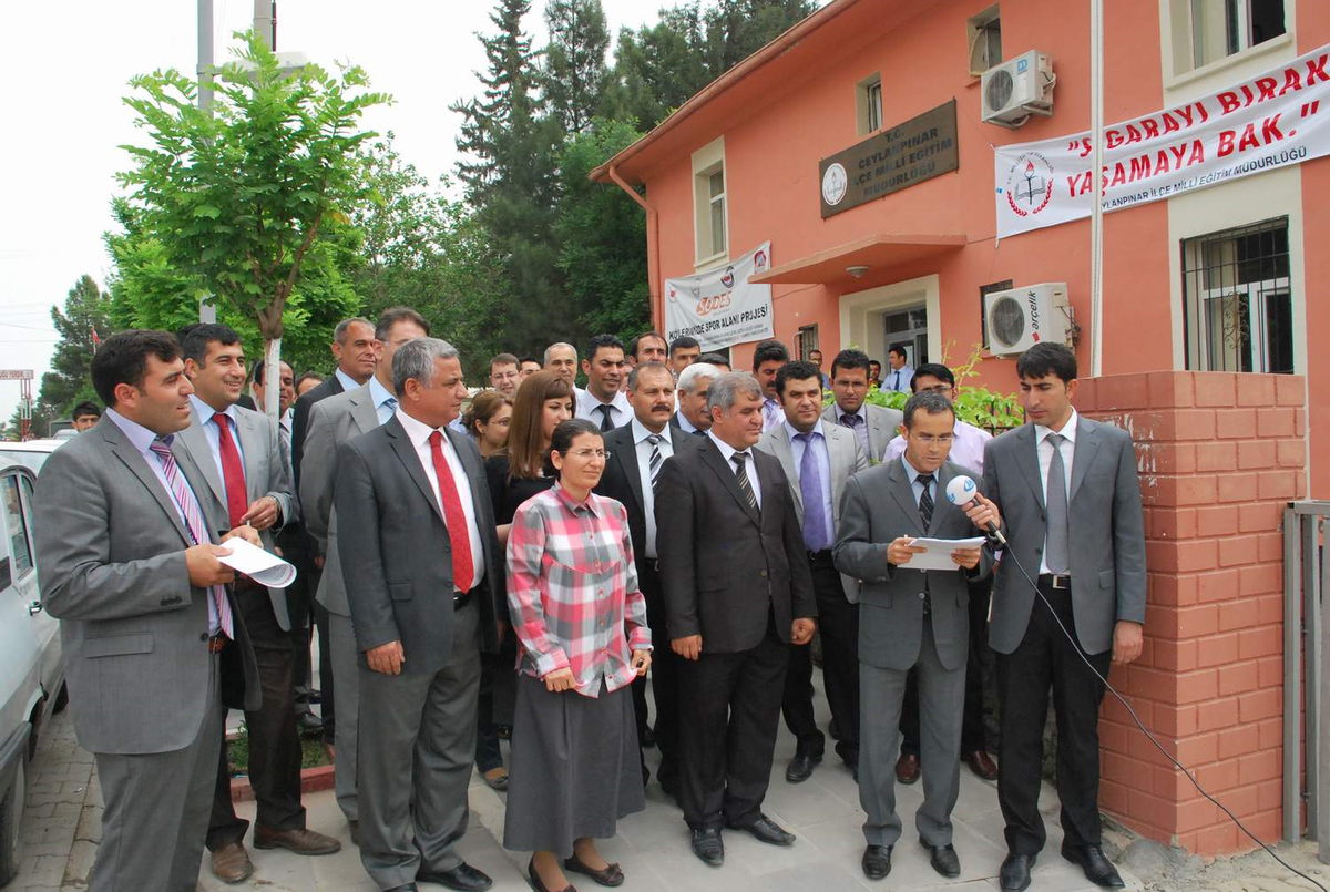 Eğitimcilerden Sigara Protestosu
