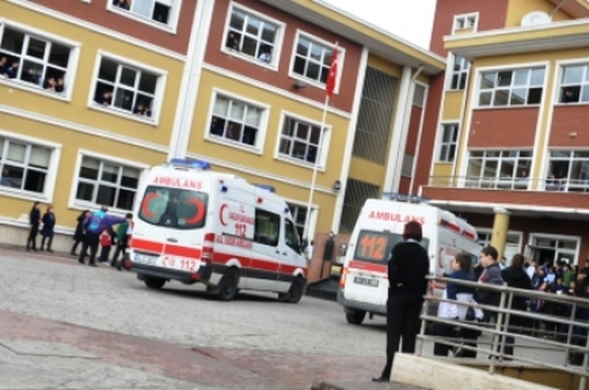 Eskişehir\'de 8 Öğrenci Sütten Zehirlendi