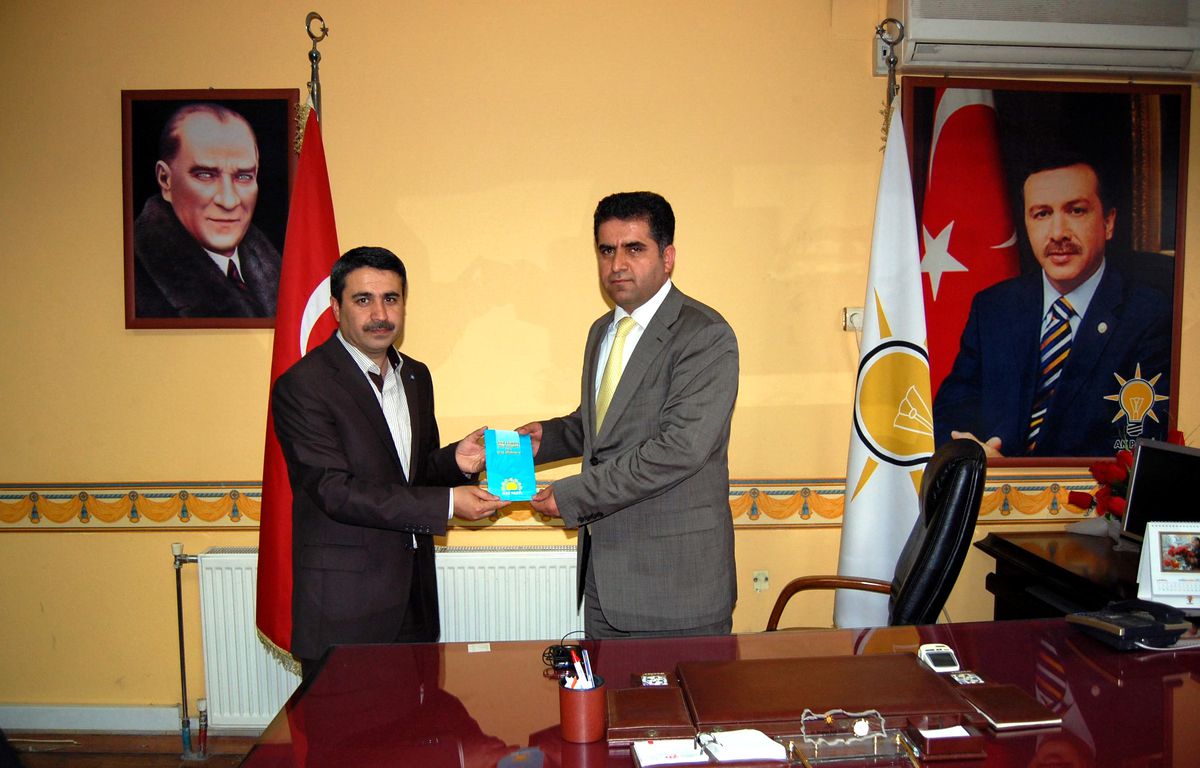 Has Parti\'den AK Parti\'ye \'Anayasa\' Kitapçığı