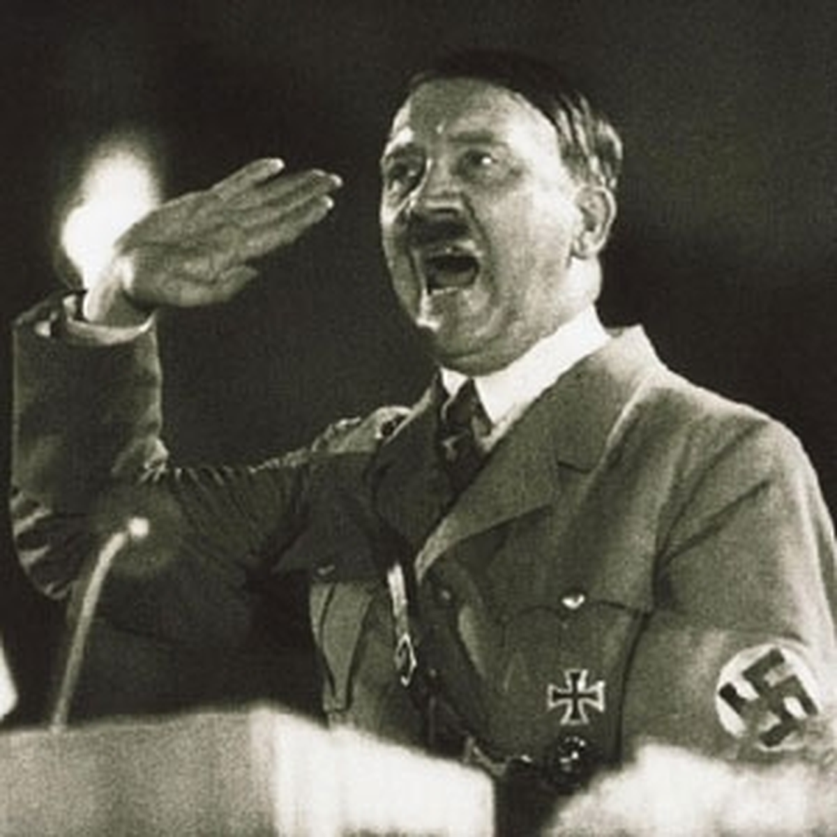 Hitler'in Arkadaşına Gönderdiği Kartpostal Bulundu