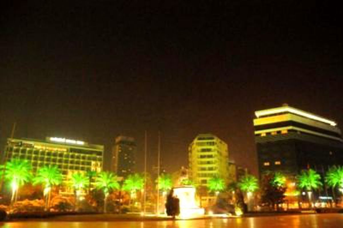 İzmir Beşik Gibi Sallanıyor
