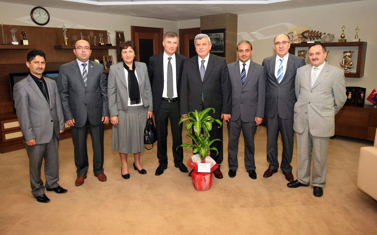 Karaosmanoğlu, "Sendikalar Okul Gibi Olmalı"