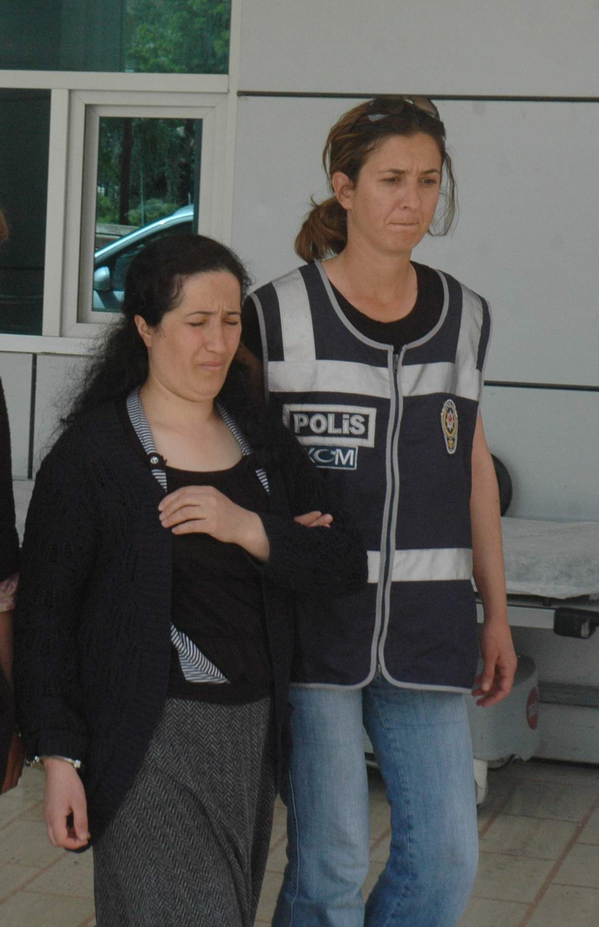 Karnından Eroin Çıktı