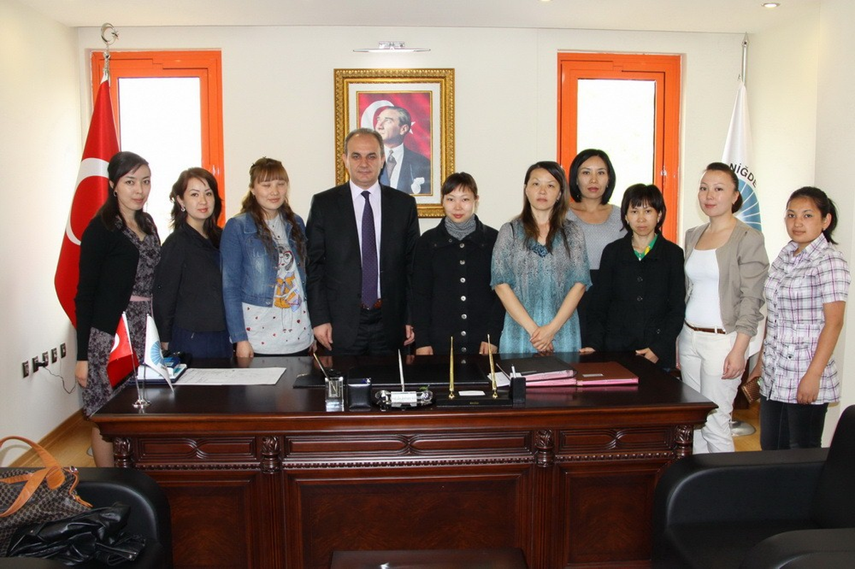 Kazakistan\'dan 9 Öğrenci Daha Geldi