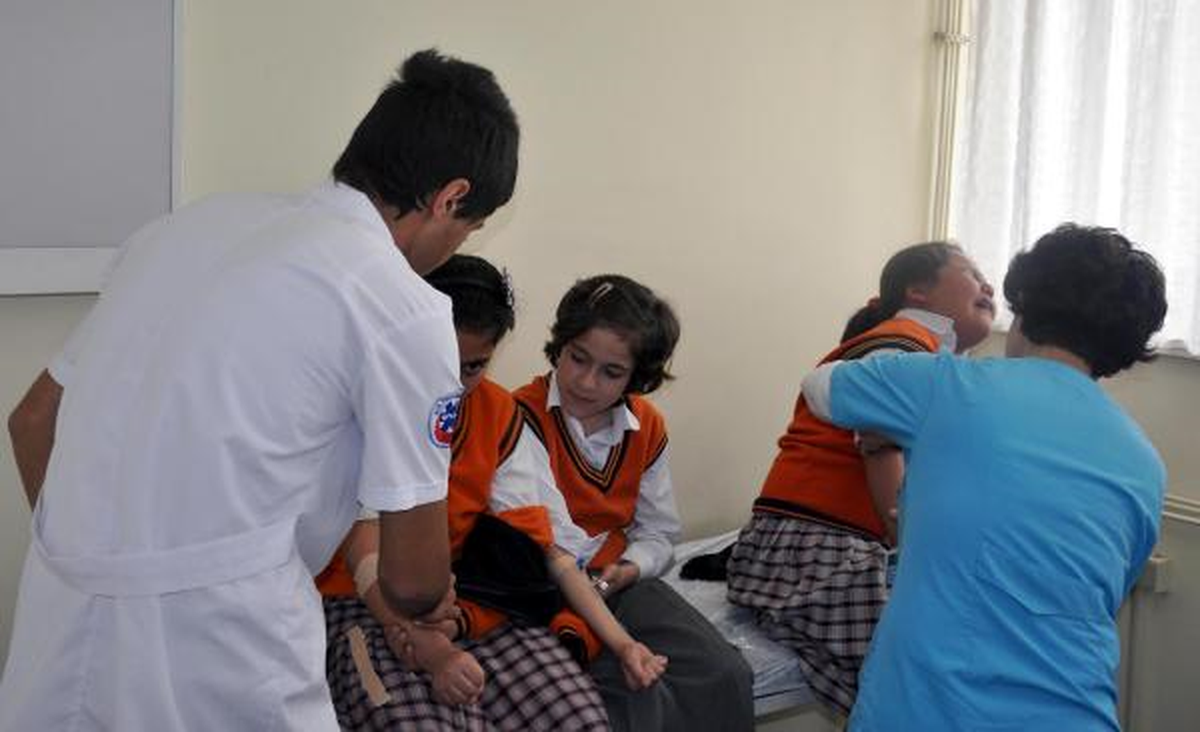 Kırıkkale\'de Sütten Zehirlenen 18 Öğrenci Hastaneye Kaldırıldı (2)