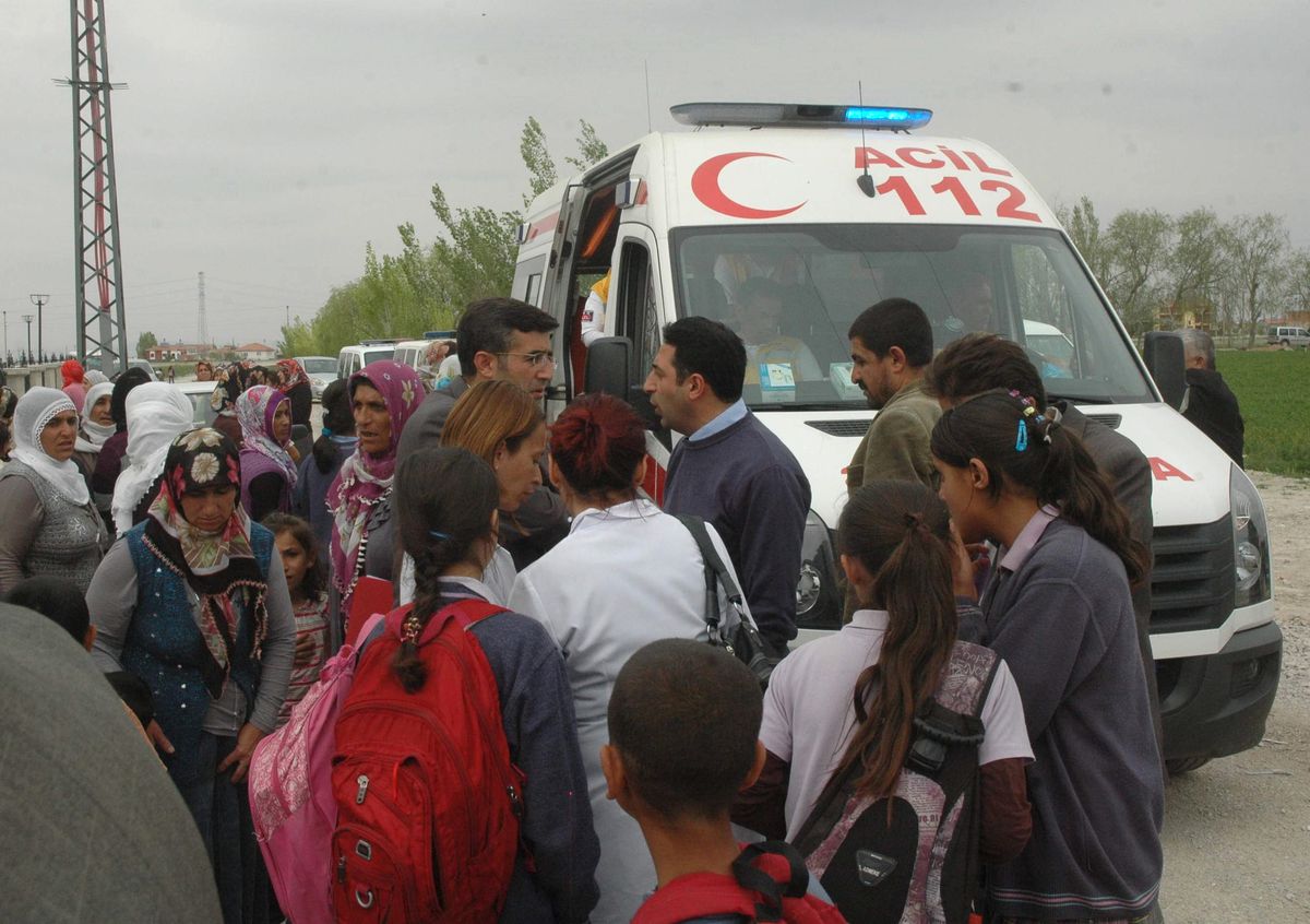 Konya\'da Çocukları Sütten Rahatsızlanan Veliler Okul Yönetimine Tepki Gösterdi