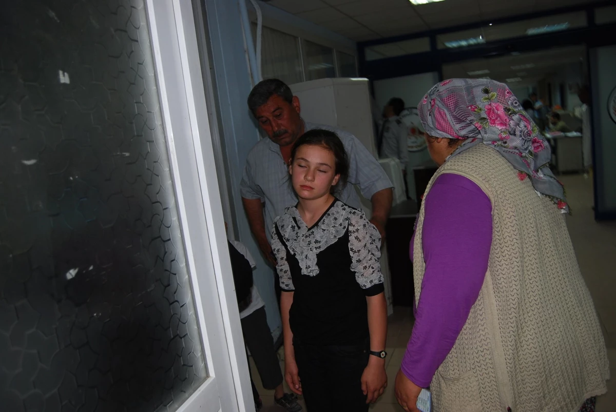 Kozan\'da 9 Öğrenci, Zehirlenme Şüphesiyle Hastaneye Kaldırıldı