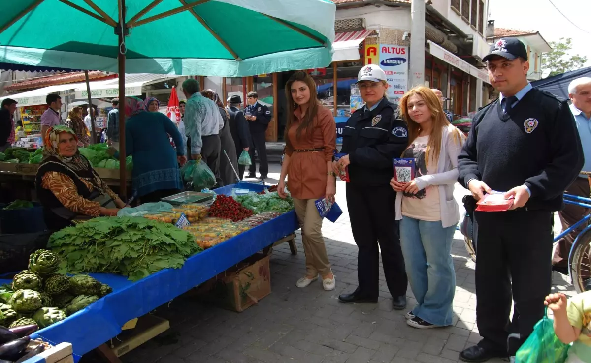 Kula\'da Polis ile Öğrenci Arasında Örnek İşbirliği