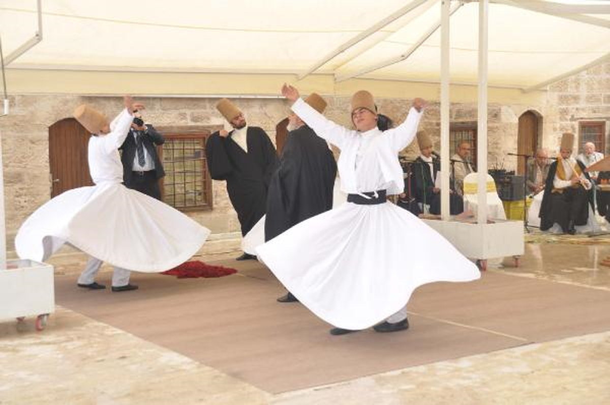Mevlana'nın Karaman'dan Konya'ya Göçü Temsili Olarak Canlandırıldı