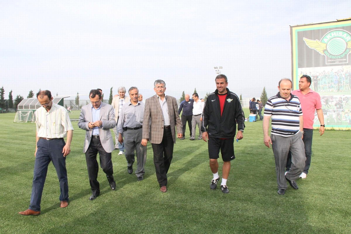 Milletvekili Aydemir, Akhisarspor'u Ziyaret Etti
