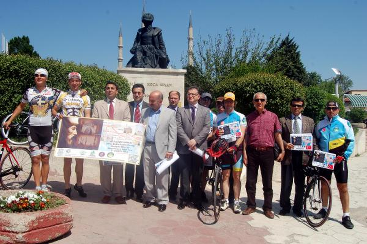 Mimar Sinan\'a Saygı İçin 1500 Kilometre Pedal Çevirecekler