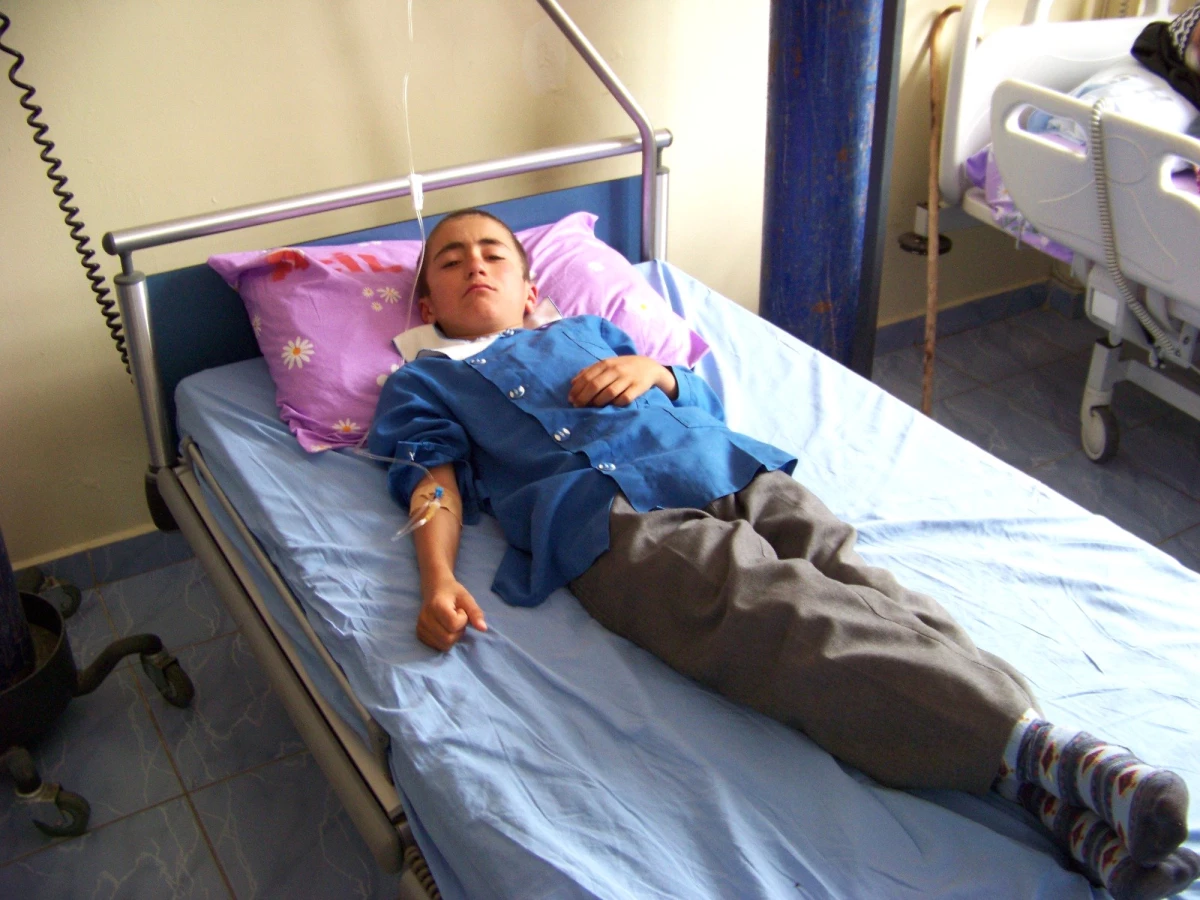 Mut\'ta Sütten Zehirlenme Şüphesiyle 15 Öğrenci Hastaneye Kaldırıldı
