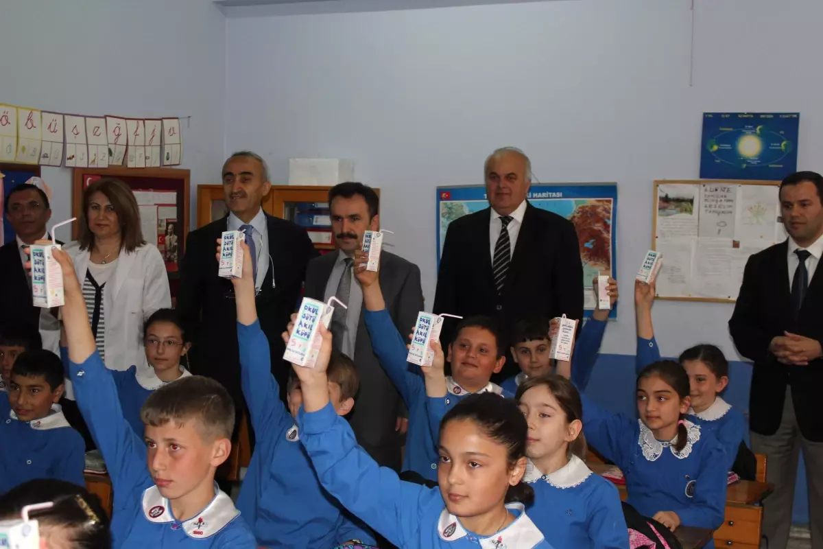 Ordu'da Öğrencilere Süt Dağıtıldı