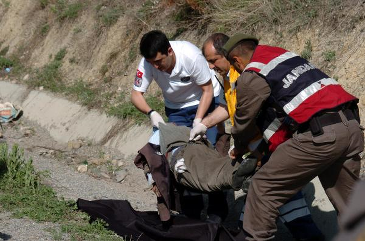 Otomobiliyle Çarpıp Kaçtı