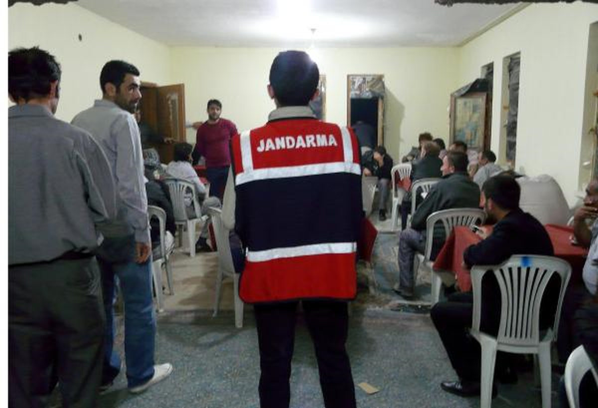 Özel Servisli Kumarhane\'ye Baskın