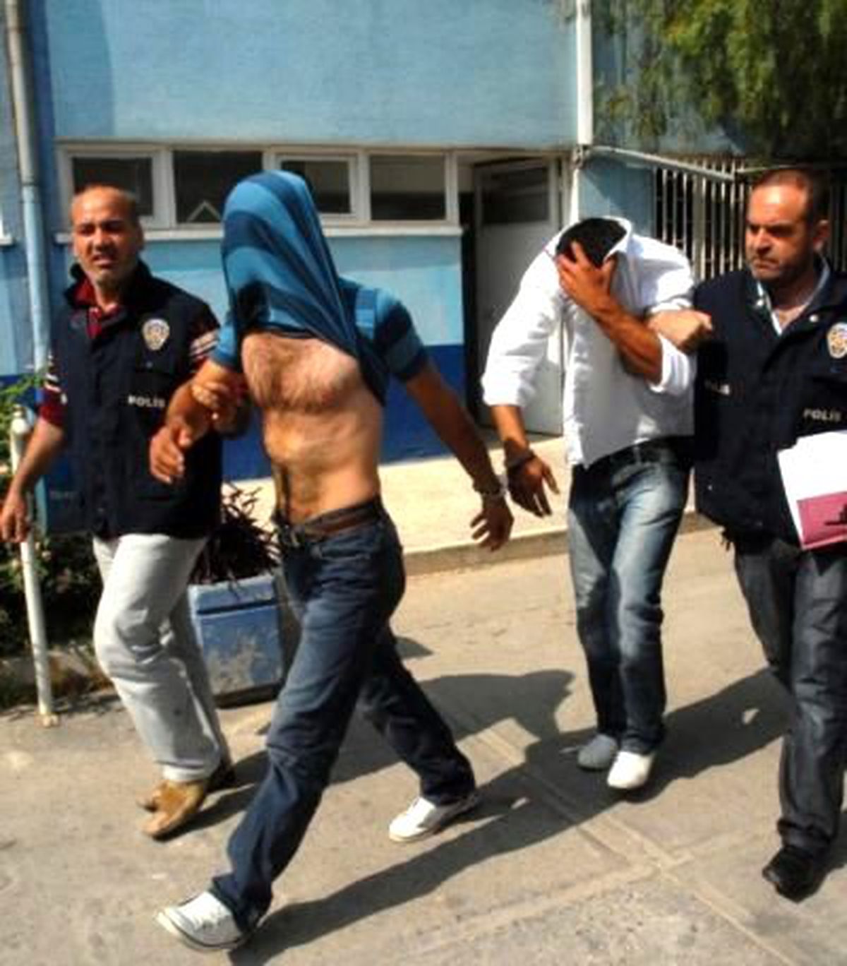 Tecavüz Mağduru İfade Değiştirdi, 3 Sanıktan 2\'si Beraat Etti