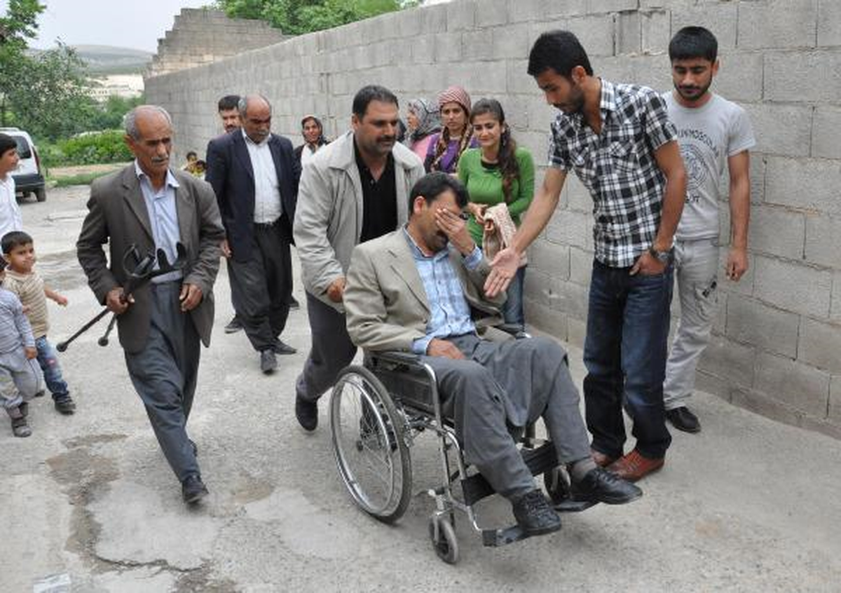 Tekerlekli Sandalyesiyle Ağlayarak Cezaevine Girdi