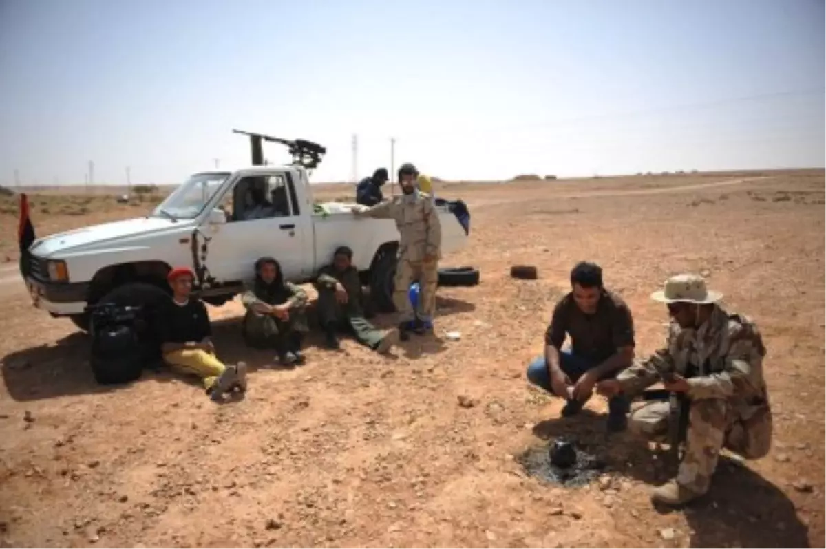 Vahşetin İçinde Görev Başında Olmak