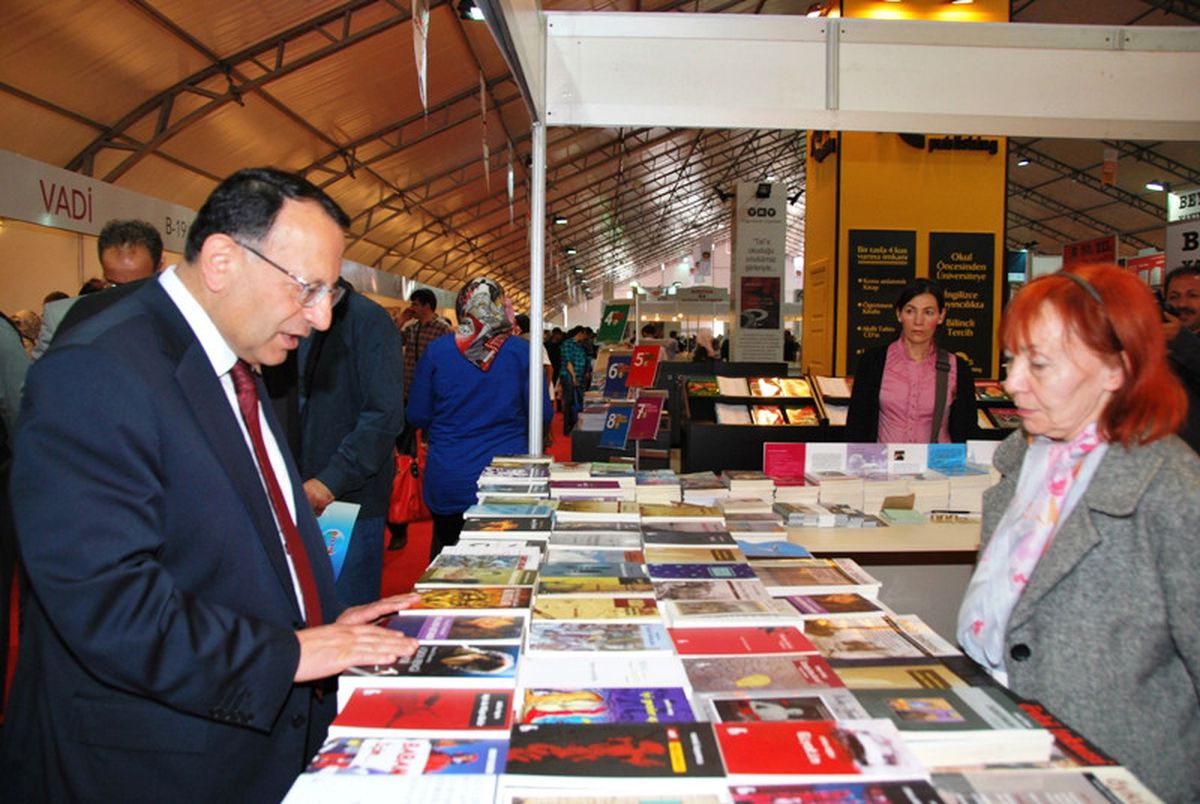 Vali Saran, Kitap Fuarına Gösterilen İlgiden Memnun