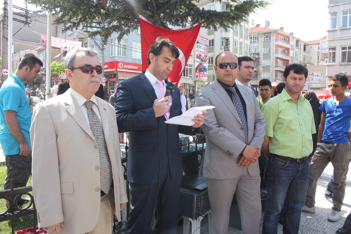 3 Mayıs Türkçülük Bayramında Lokma, Ayran ve Tatlı Dağıttılar