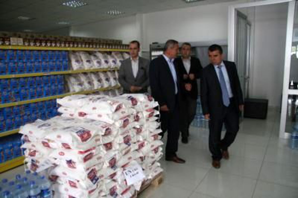 Adapazarı Belediyesi Sosyal Yardımlaşma Marketi ile Muhtaçlara Doğrudan Yardım Sağlıyor