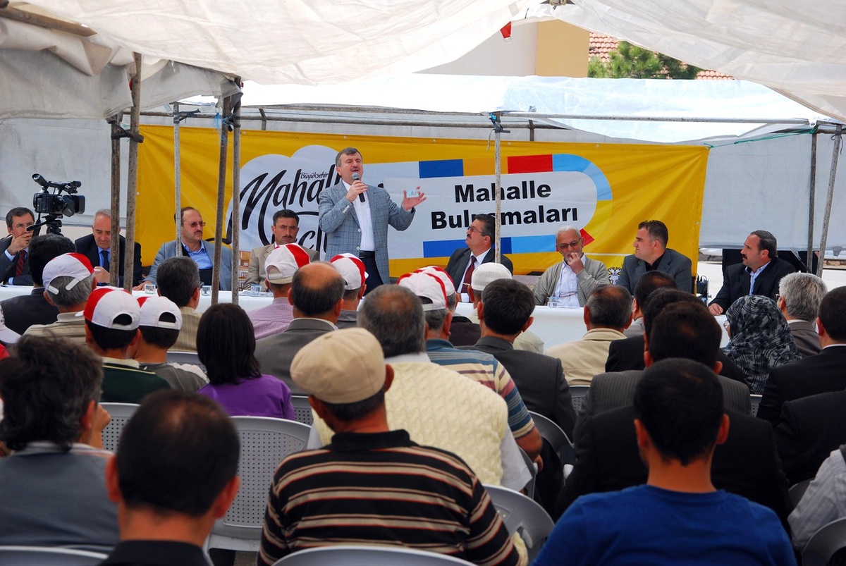 Başkan Akyürek'in Mahalle Toplantıları Sürüyor