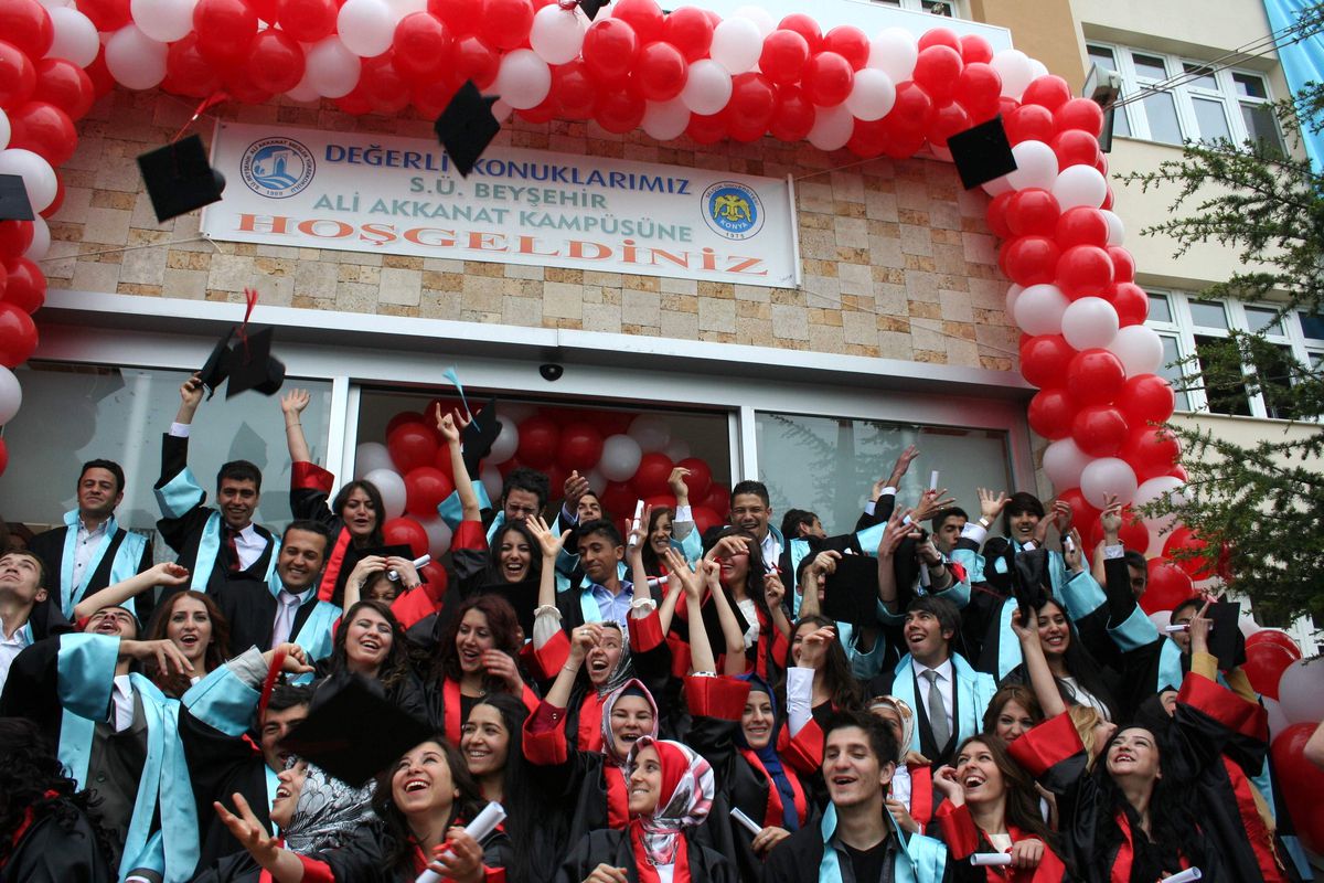 Beyşehir\'de Mezuniyet Coşkusu