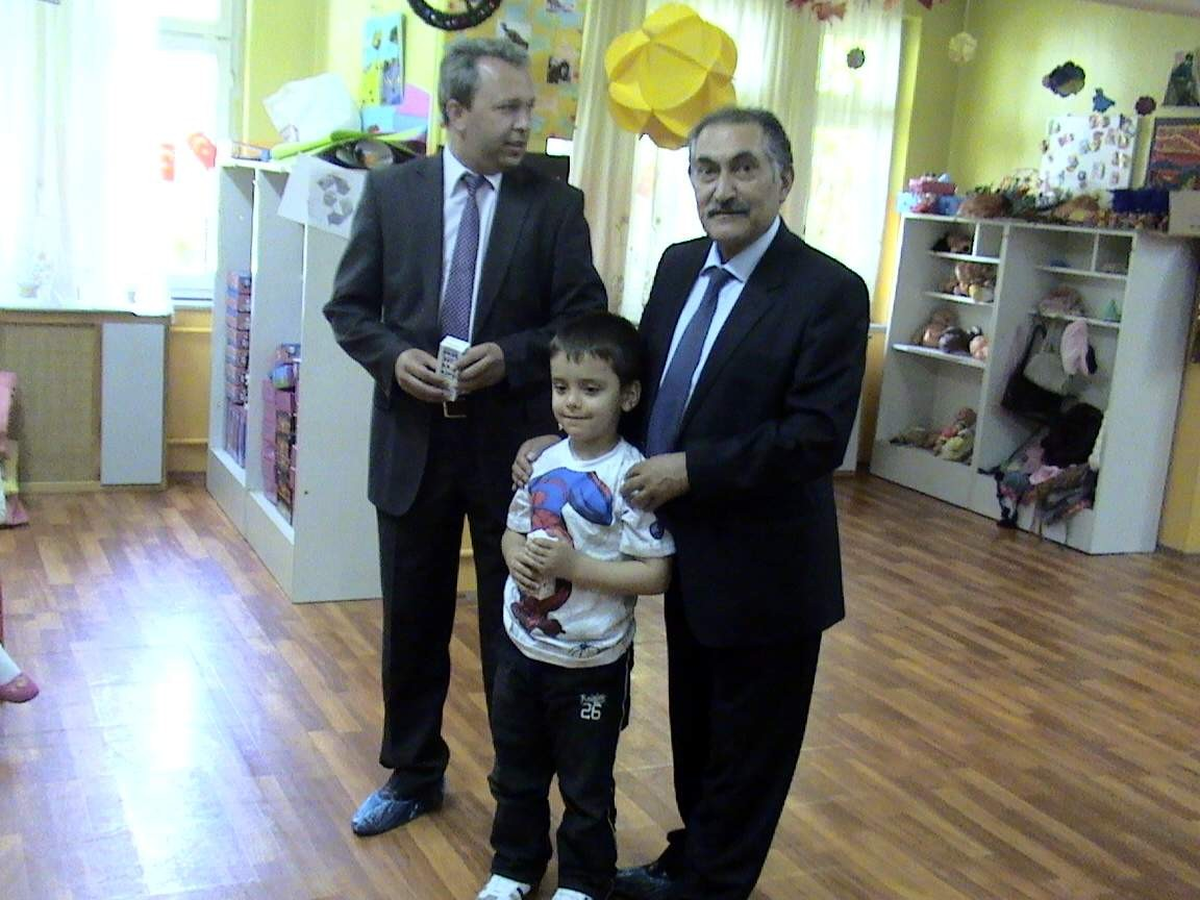 Bozüyük\'te Süt Dağıtımı
