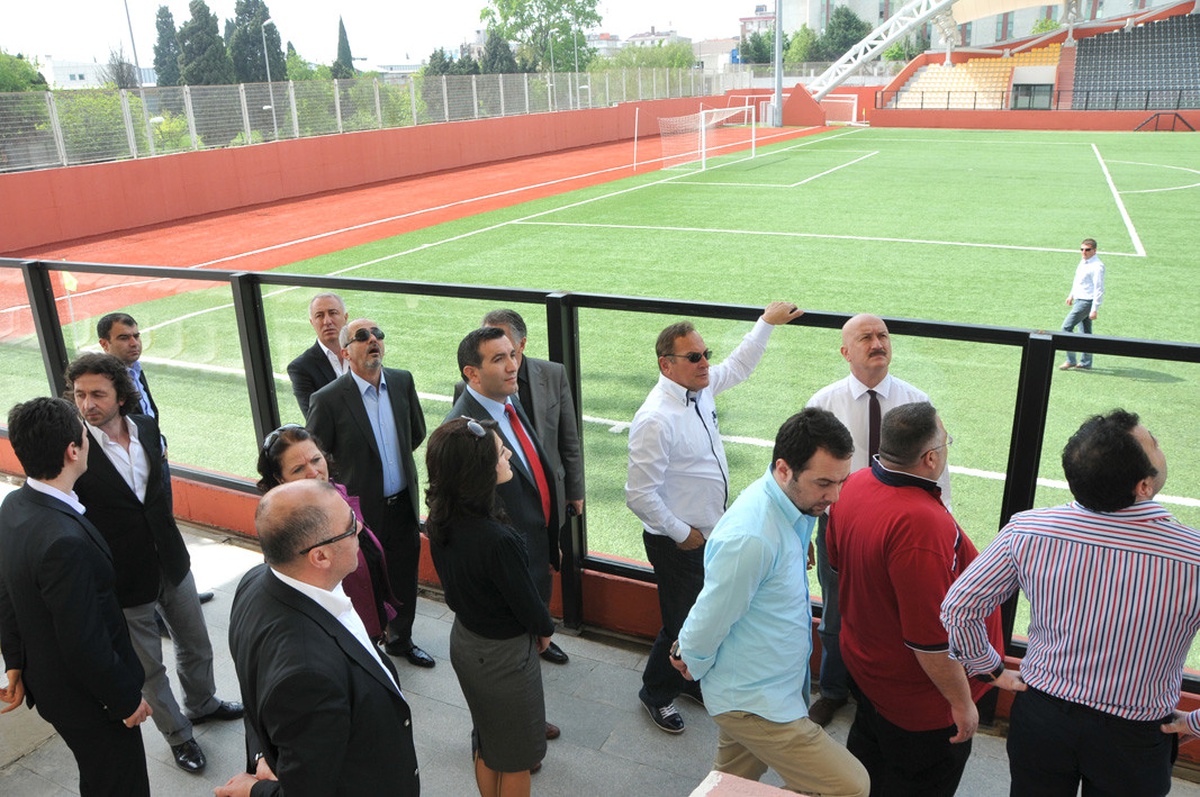 Değirmenci İş Adamlarına Stadyumu Gezdirdi