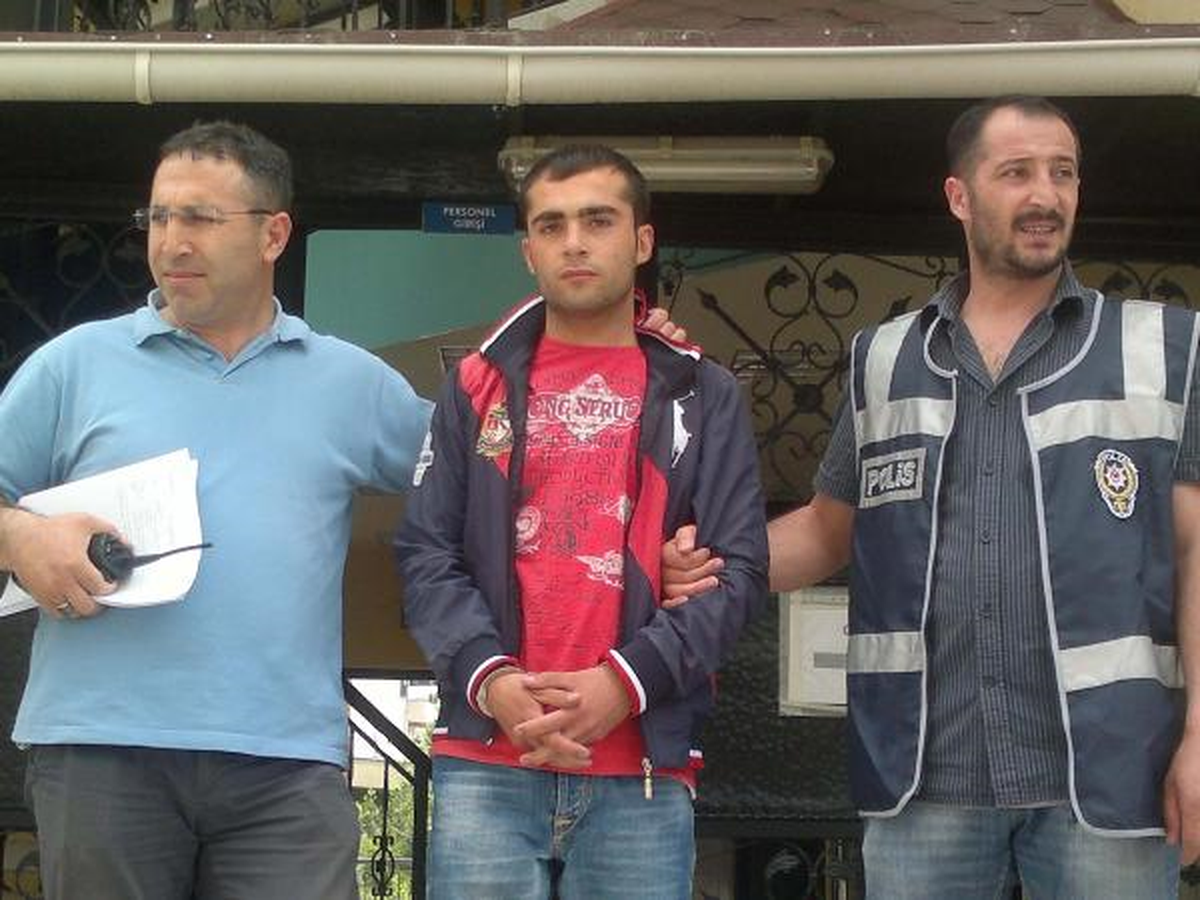 Denetimli Serbest Kaldı, Hırsızlık Yaparken Yakalandı