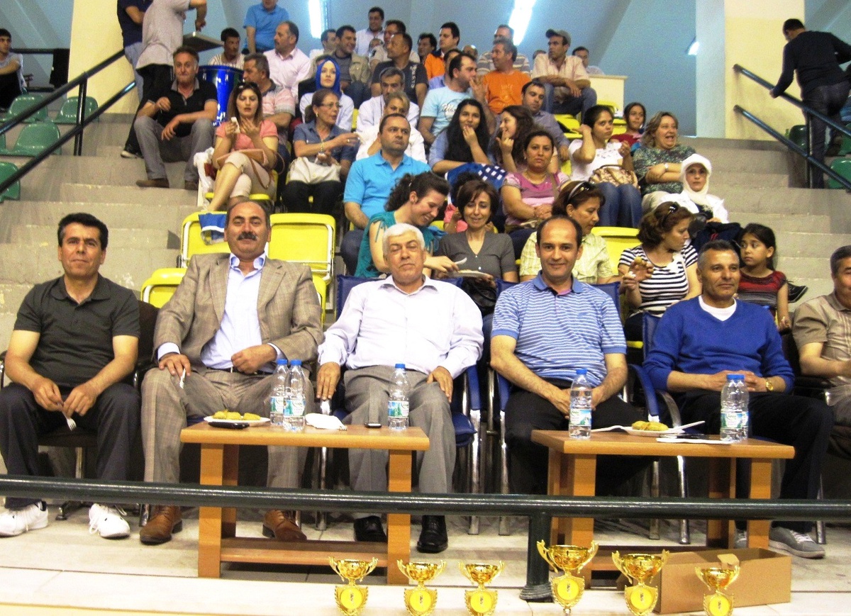 Edremit Kaymakamlık Voleybol Turnuvası Kupası 19. Piyade Tugay Komutanlığı'nın Oldu
