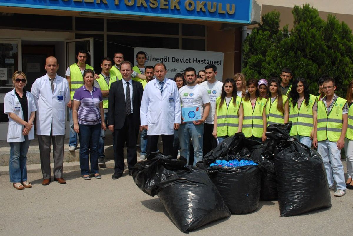Engelliler İçin 120 Kilogram Kapak Topladılar
