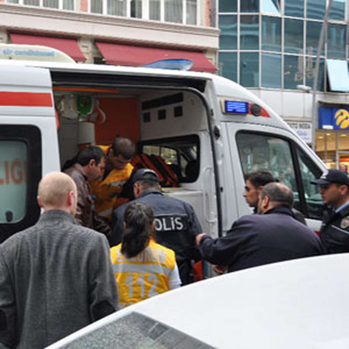 Erzurum\'da Polise Bıçaklı Saldırı