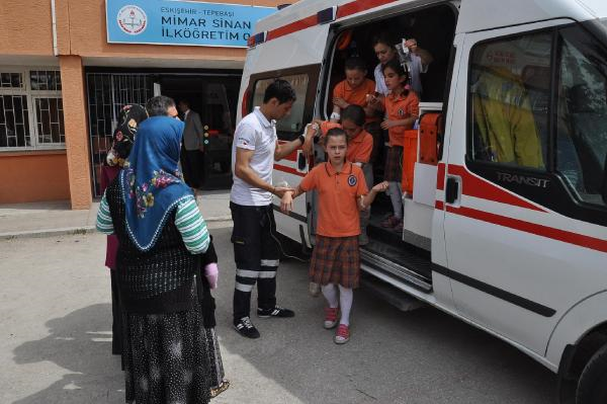Eskişehir\'de 10 Öğrenci, \'Okul Sütü\'nden Hastanelik