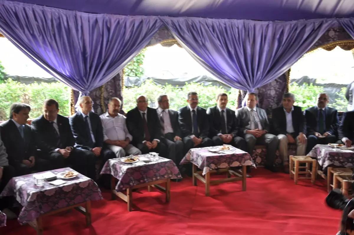 Fatih Sultan Mehmet Gebze Hünkar Çayırı\'nda Anıldı