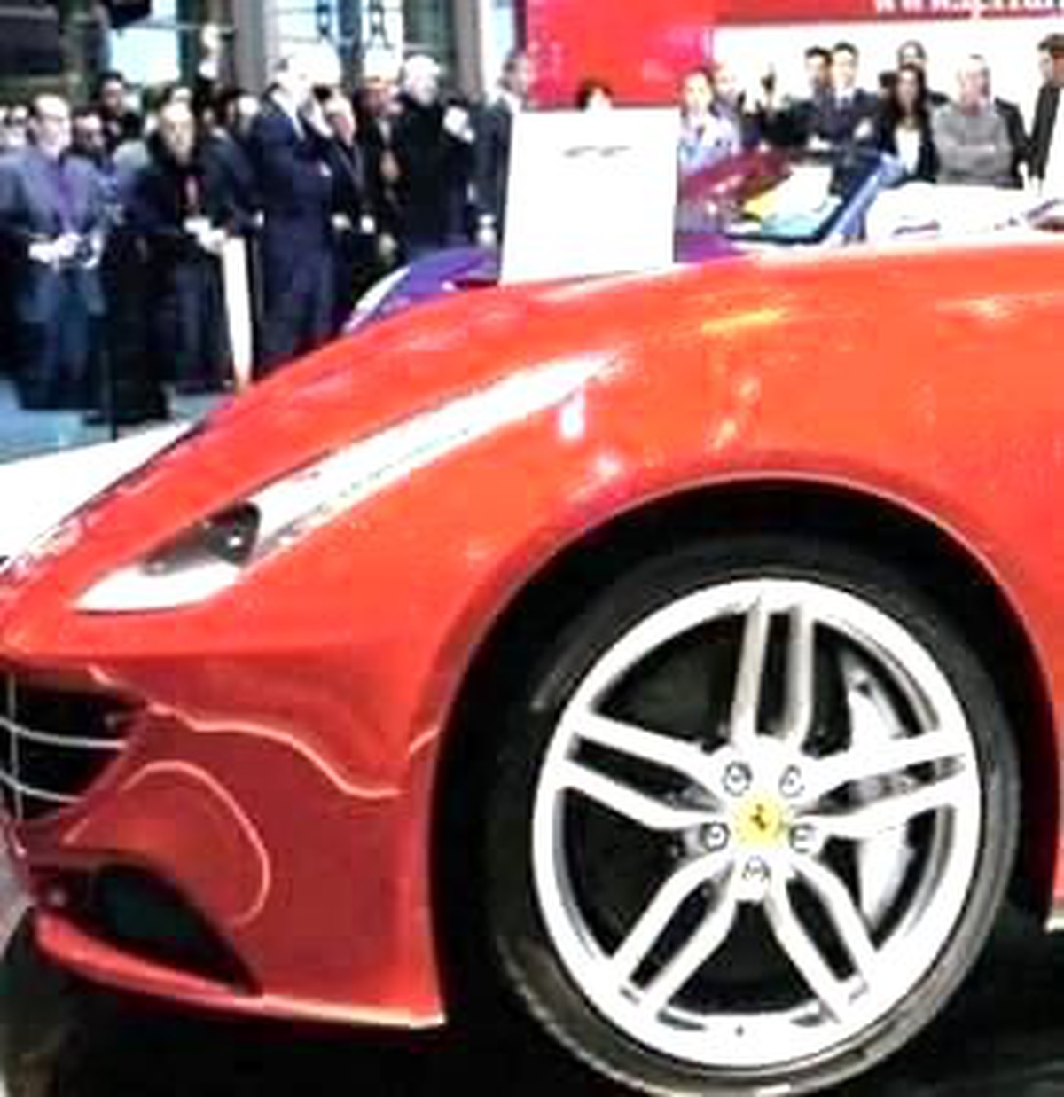 Ferrari, Sosyal Ağları da Fethetti, Facebook\'ta Fan Sayısı 8 Milyonu Geçti!