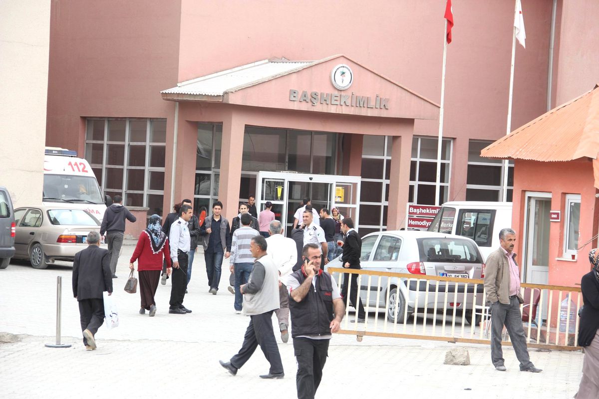 Hakkari\'de Katarakt Ameliyatlarına Lens Engeli