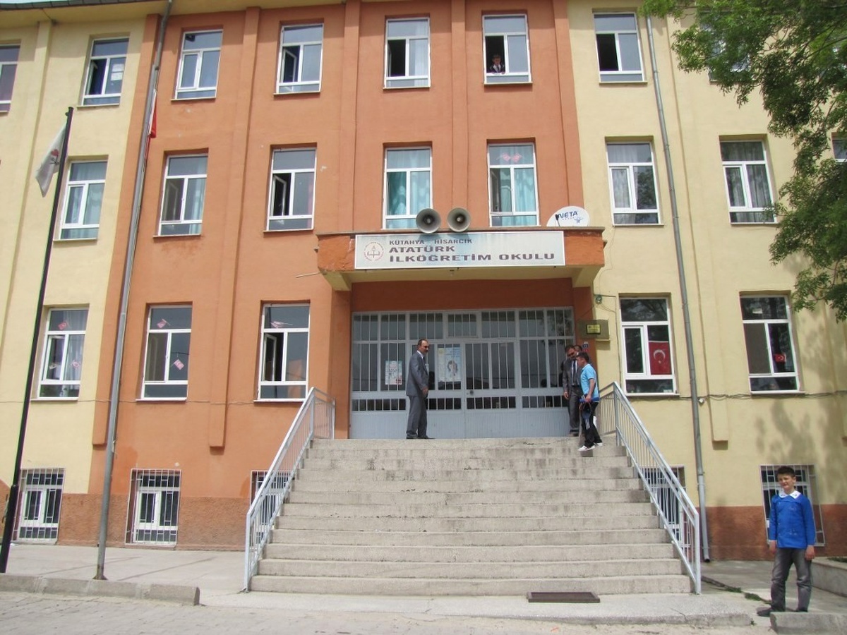 Hisarcık Atatürk İlköğretim Okulu\'nun Temizliği Belgelendi