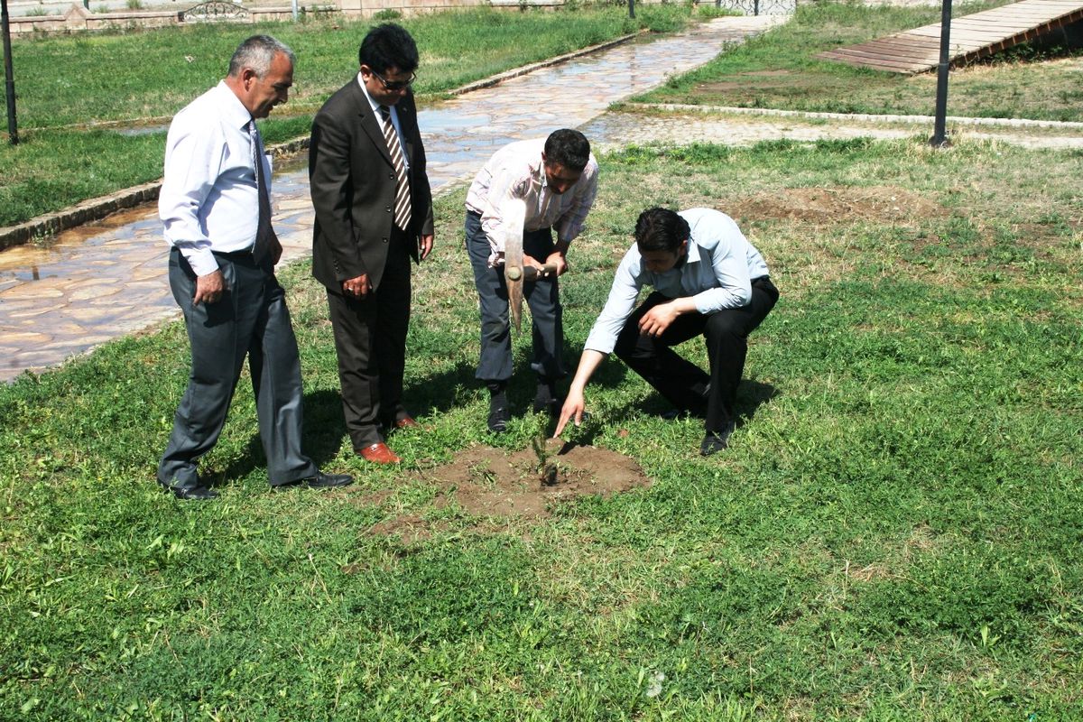 Iğdır İl Kültür ve Turizm Müdürlüğü Kılıçlar Anıt'ına Fidan Dikti