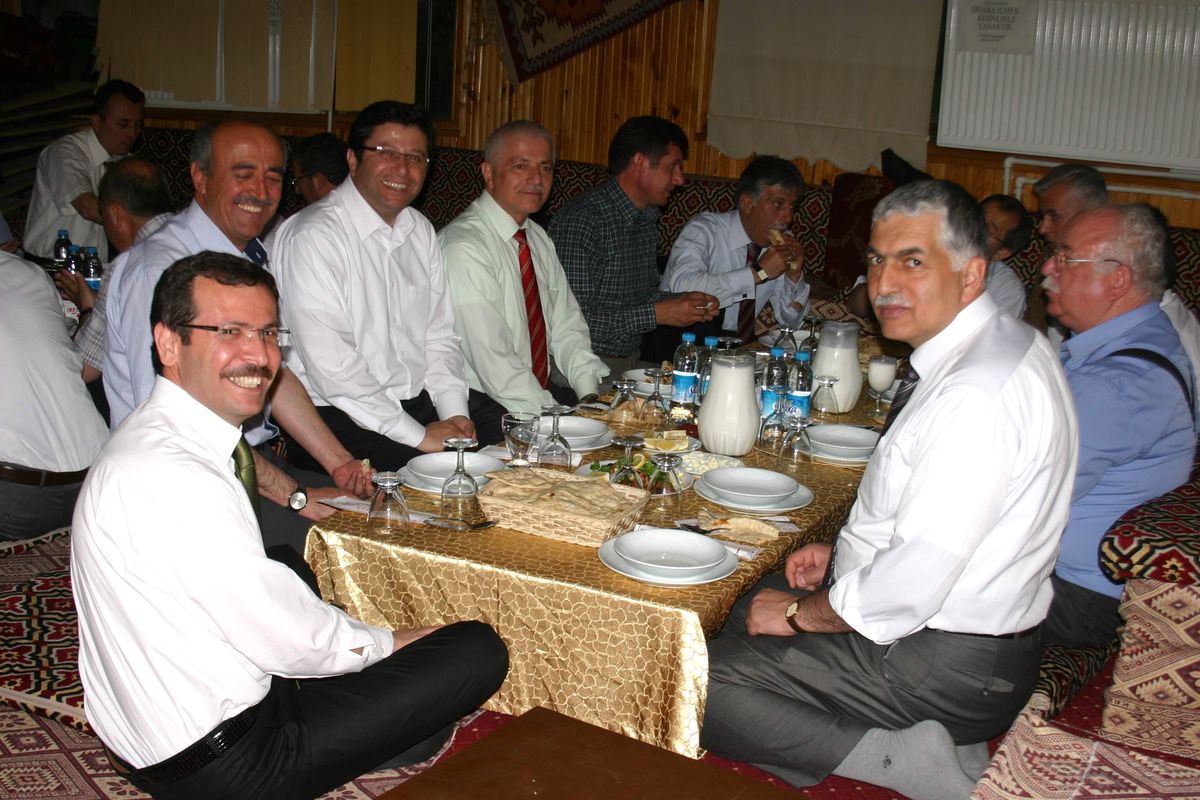 İl Müdürleri Veda Yemeğinde Buluştu