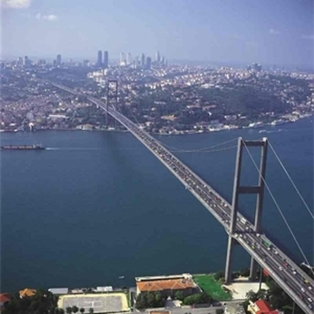 İstanbul Boğazı Gemi Trafiğine Kapandı