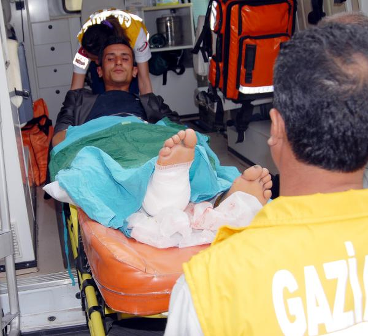 Kahvede Üzerine Bastığı Mayın İnfilak Etti
