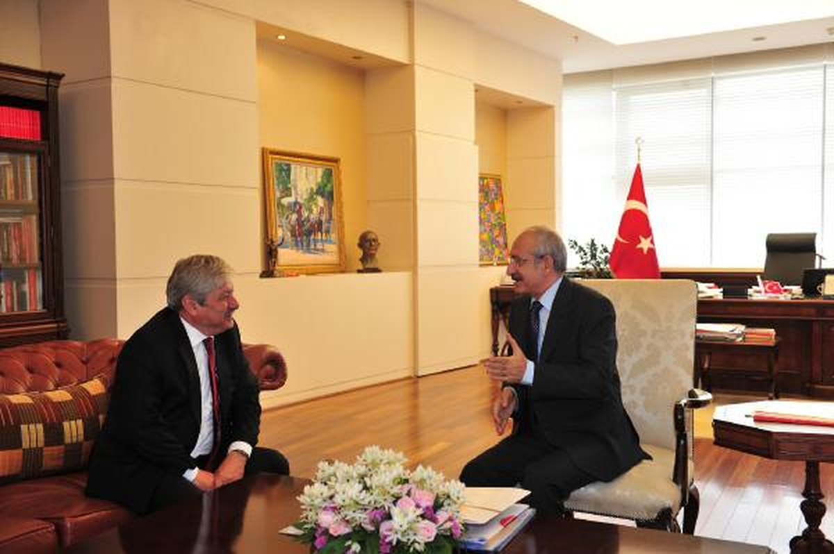 Kılıçdaroğlu, Antalya Büyükşehir Belediye Başkanı Akaydın ile Görüştü