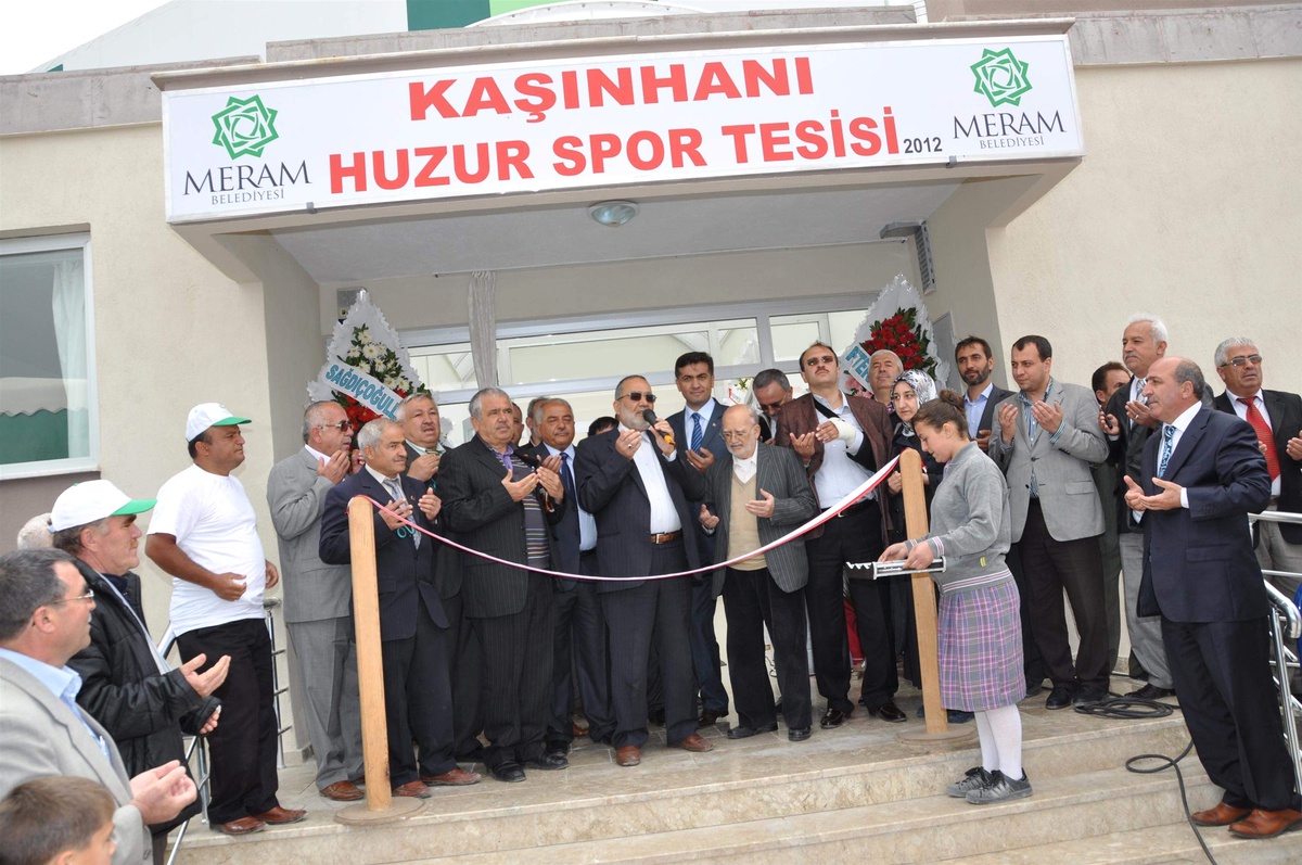 Meram\'da Kaşınhanı Spor Tesisi Hizmete Açıldı