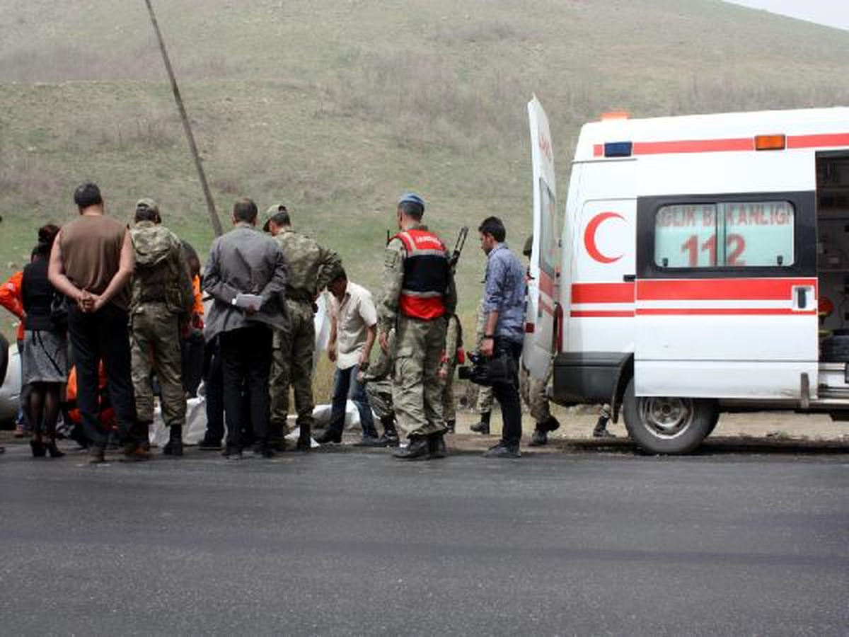 Murat Nehri'ne Uçan Otomobilde 2 Üniversitelinin Cesedi Bulundu