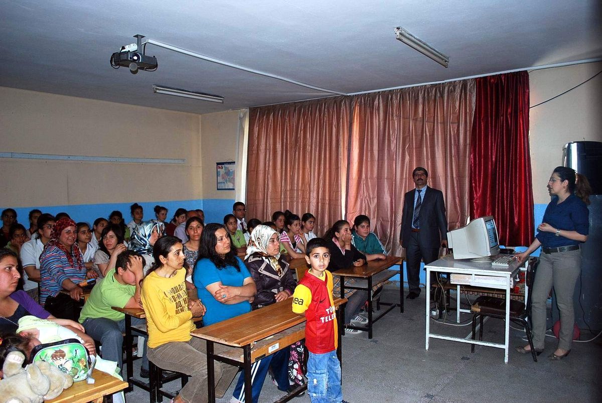 Öğrenci ve Velilerine Seminer Verildi